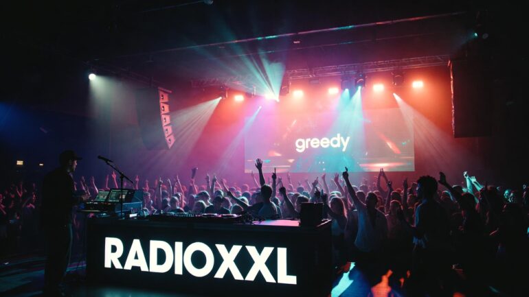 Tate McRae – greedy